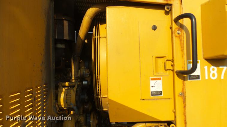 image for item DC1757 1997 Champion 710A Series V motor grader