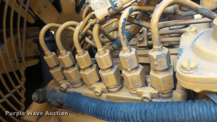 image for item DC1757 1997 Champion 710A Series V motor grader