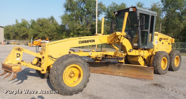 image for item DC1757 1997 Champion 710A Series V motor grader
