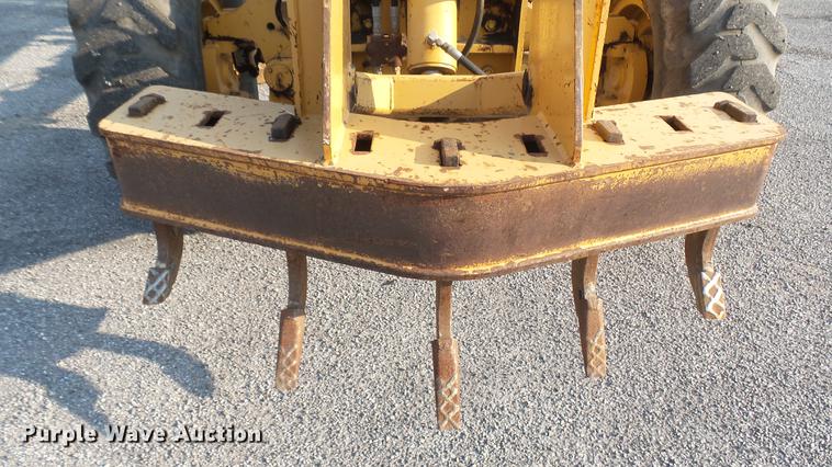 image for item DC1757 1997 Champion 710A Series V motor grader