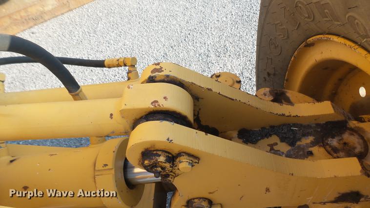 image for item DC1757 1997 Champion 710A Series V motor grader