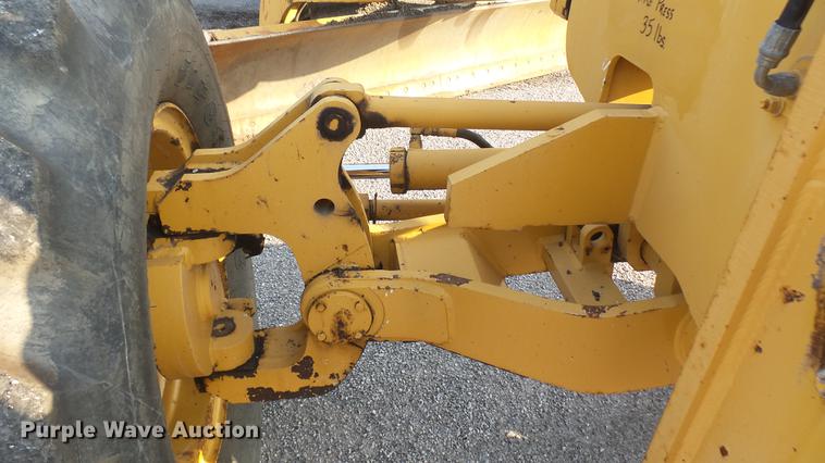 image for item DC1757 1997 Champion 710A Series V motor grader