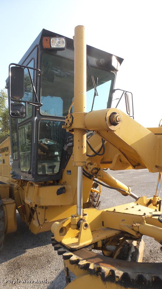 image for item DC1757 1997 Champion 710A Series V motor grader