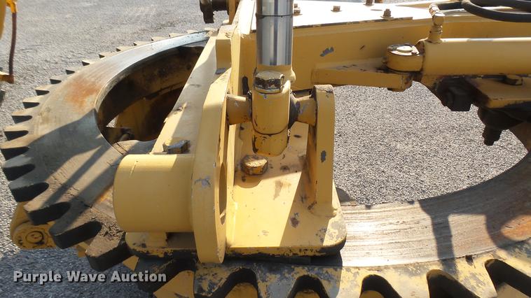 image for item DC1757 1997 Champion 710A Series V motor grader