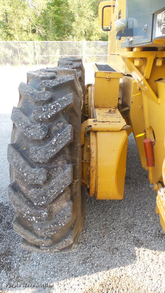 image for item DC1757 1997 Champion 710A Series V motor grader