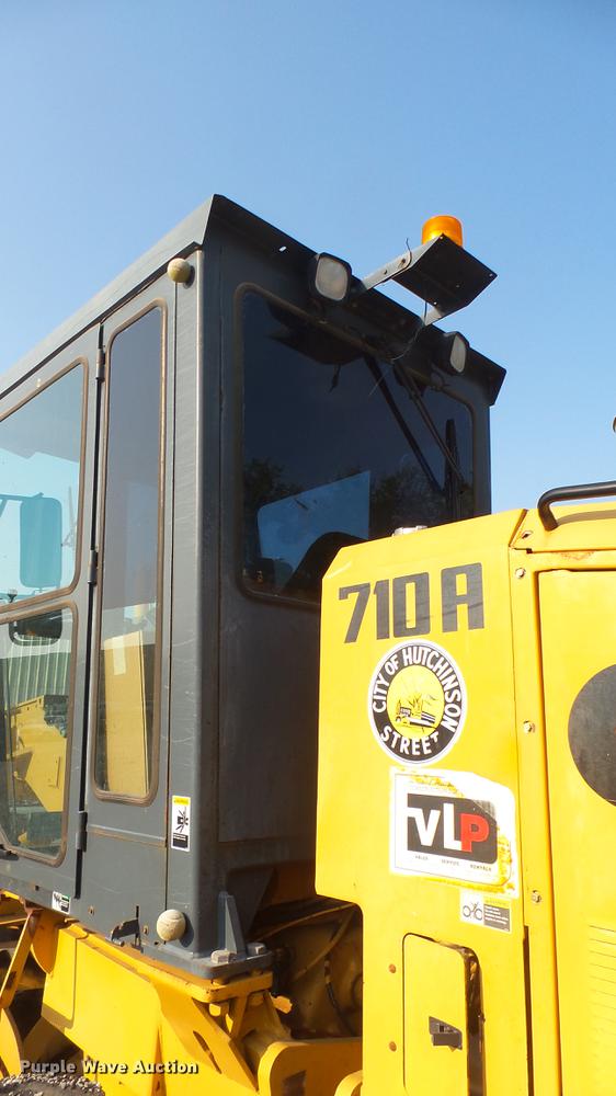 image for item DC1757 1997 Champion 710A Series V motor grader