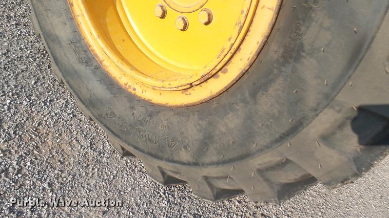 image for item DC1757 1997 Champion 710A Series V motor grader