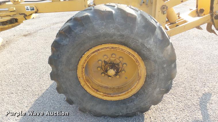 image for item DC1757 1997 Champion 710A Series V motor grader