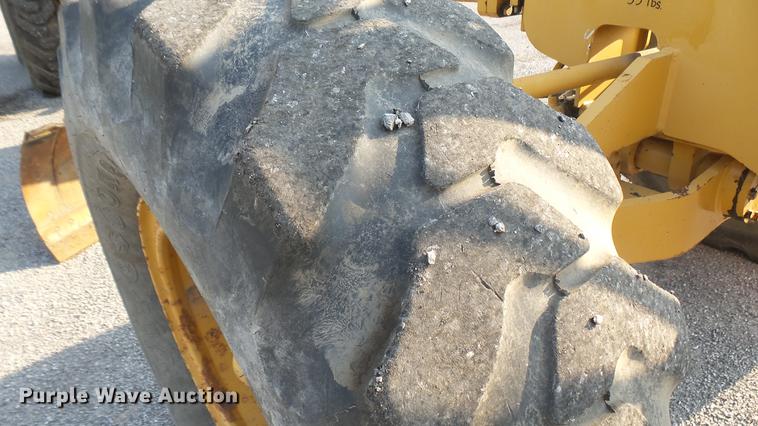 image for item DC1757 1997 Champion 710A Series V motor grader