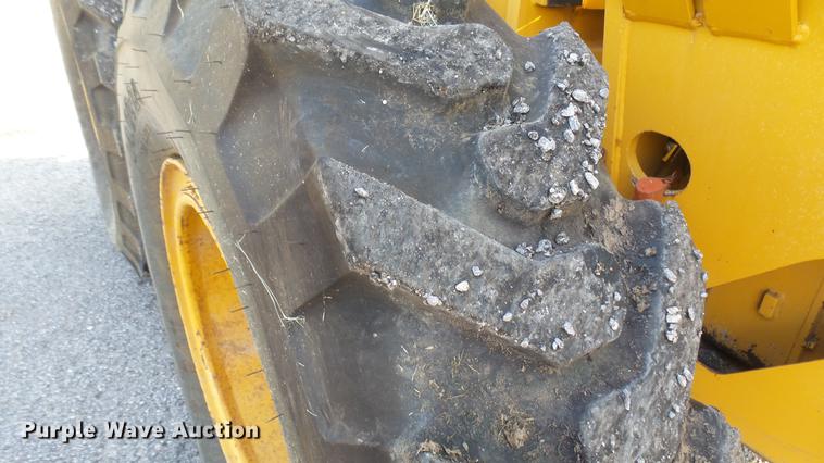 image for item DC1757 1997 Champion 710A Series V motor grader