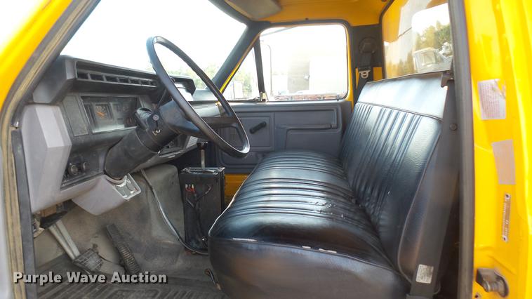 image for item DC1765 1998 Ford F800 dump truck