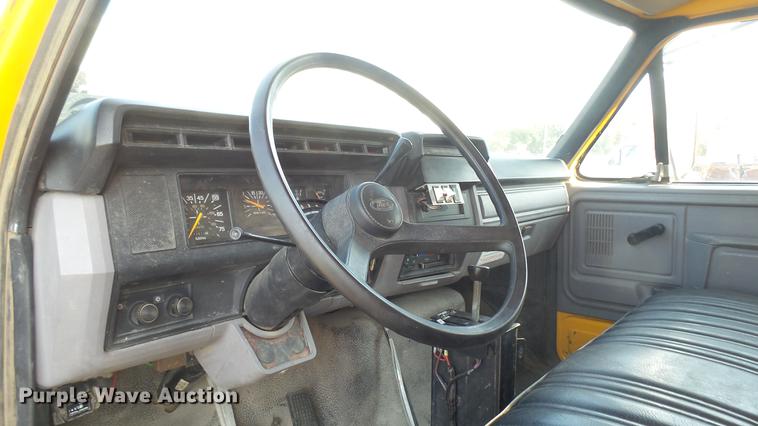 image for item DC1765 1998 Ford F800 dump truck