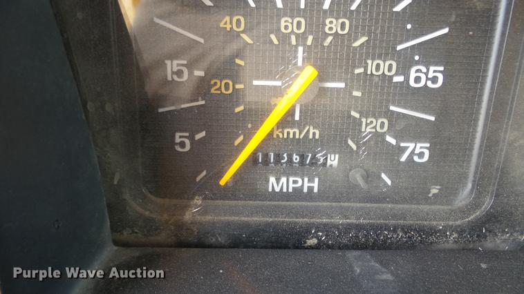 image for item DC1765 1998 Ford F800 dump truck