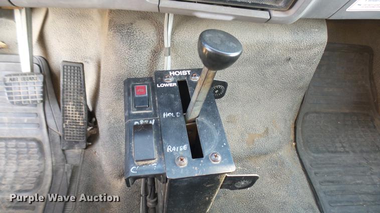 image for item DC1765 1998 Ford F800 dump truck