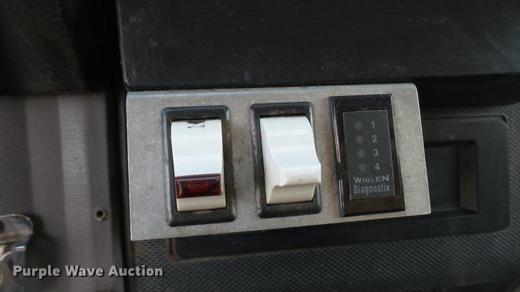 image for item DC1765 1998 Ford F800 dump truck