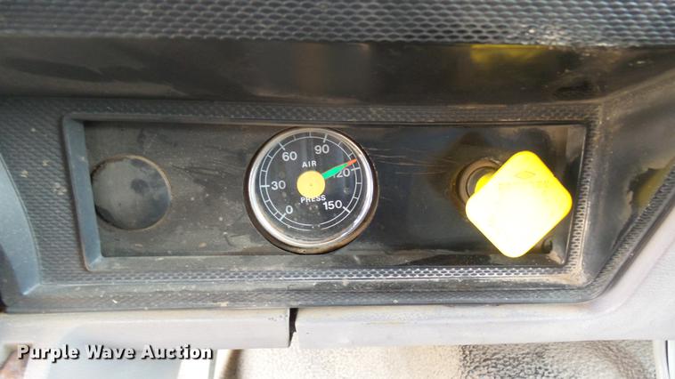 image for item DC1765 1998 Ford F800 dump truck