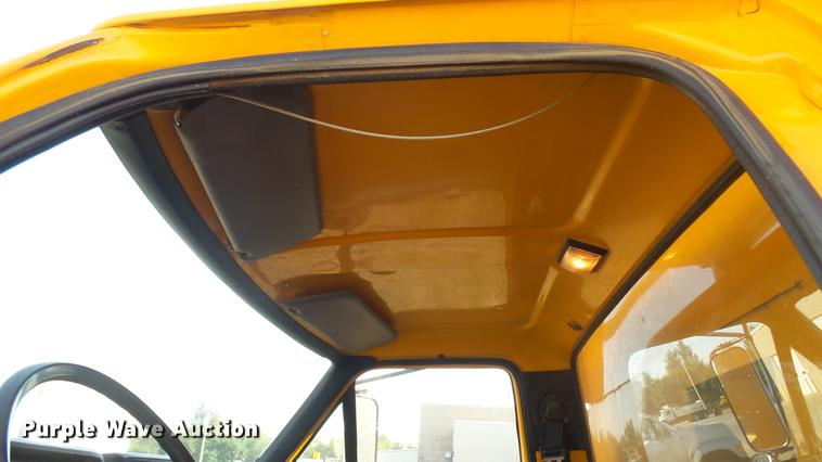 image for item DC1765 1998 Ford F800 dump truck