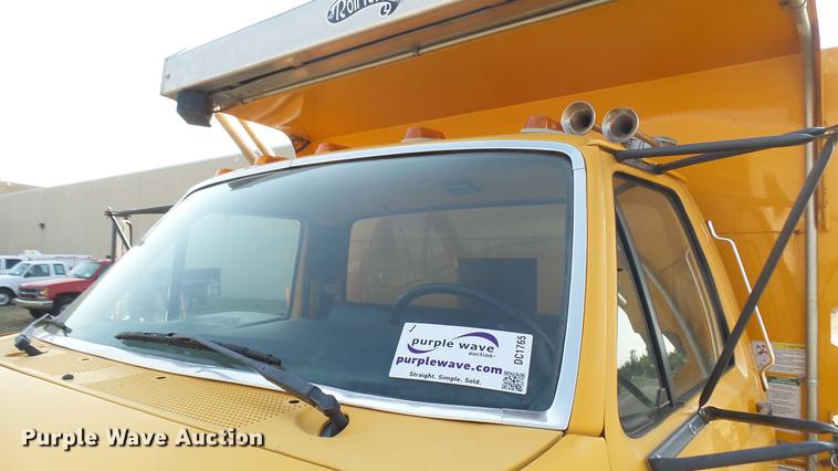 image for item DC1765 1998 Ford F800 dump truck