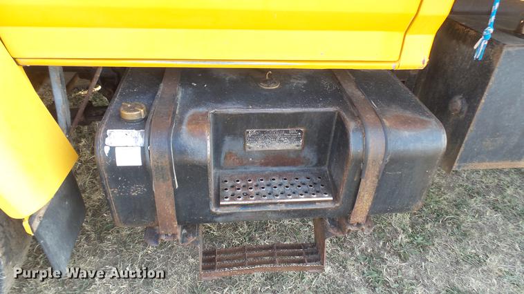 image for item DC1765 1998 Ford F800 dump truck