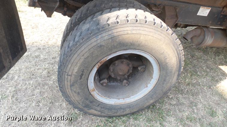 image for item DC1765 1998 Ford F800 dump truck