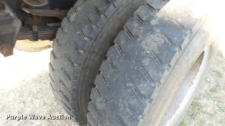 image for item DC1765 1998 Ford F800 dump truck