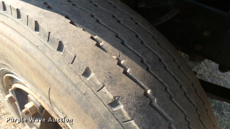 image for item DC1765 1998 Ford F800 dump truck