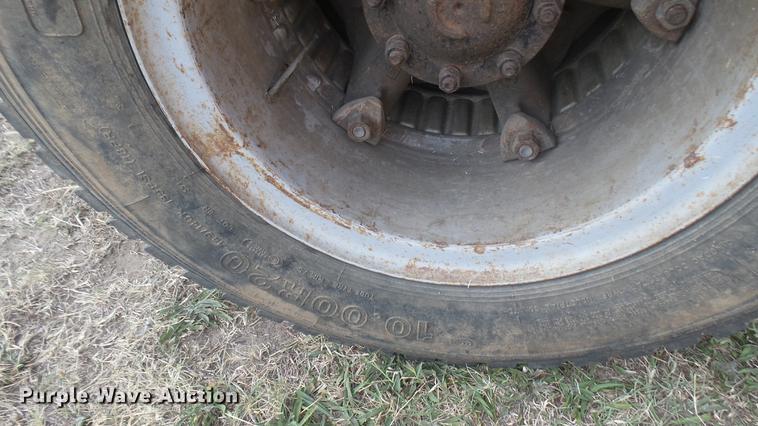 image for item DC1765 1998 Ford F800 dump truck