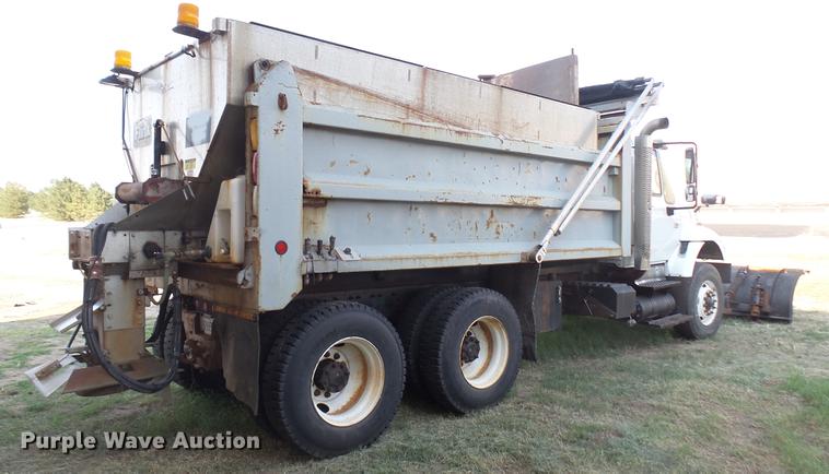 image for item DC1766 2006 International 7400 dump truck