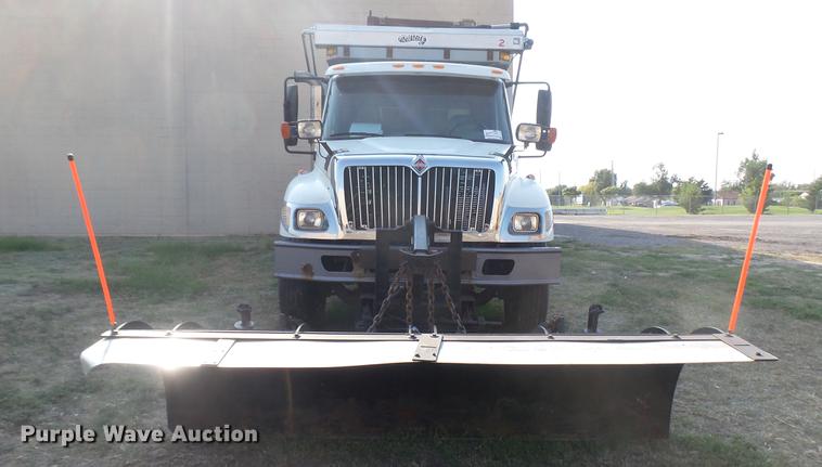 image for item DC1766 2006 International 7400 dump truck