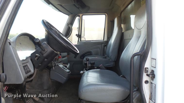 image for item DC1766 2006 International 7400 dump truck