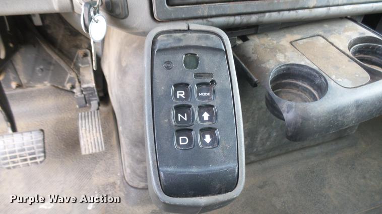 image for item DC1766 2006 International 7400 dump truck