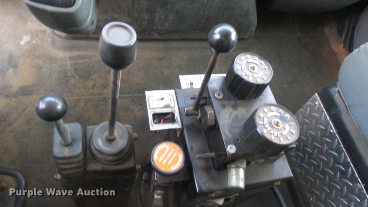 image for item DC1766 2006 International 7400 dump truck