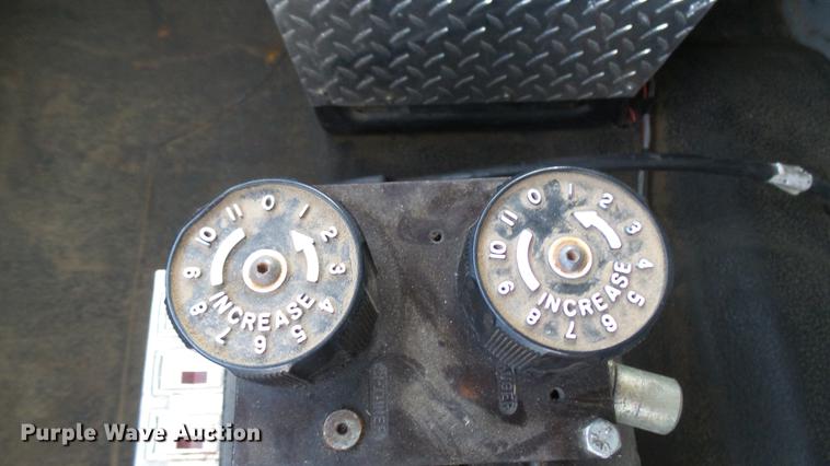 image for item DC1766 2006 International 7400 dump truck