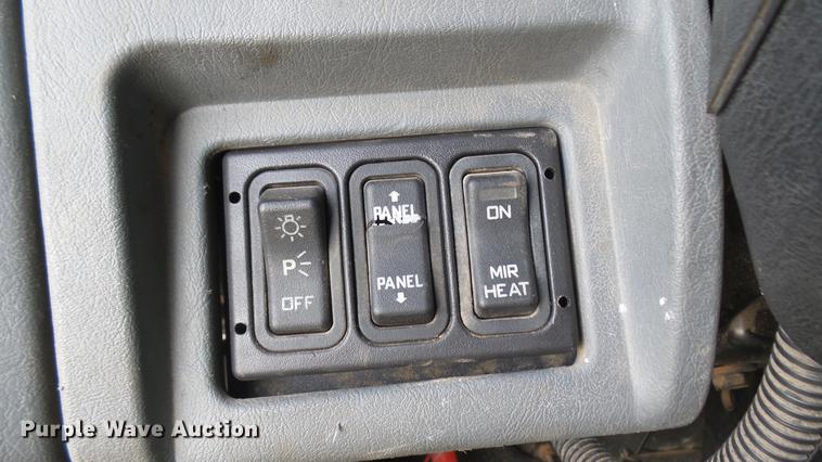 image for item DC1766 2006 International 7400 dump truck