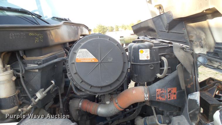 image for item DC1766 2006 International 7400 dump truck