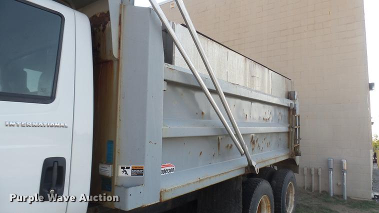 image for item DC1766 2006 International 7400 dump truck