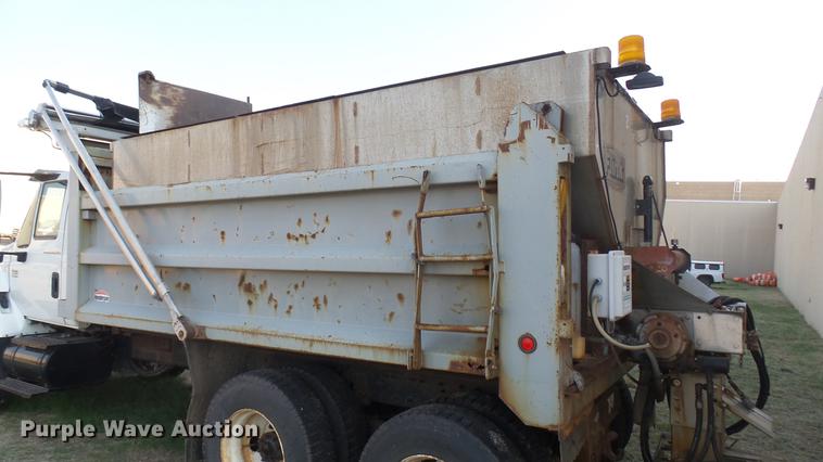 image for item DC1766 2006 International 7400 dump truck