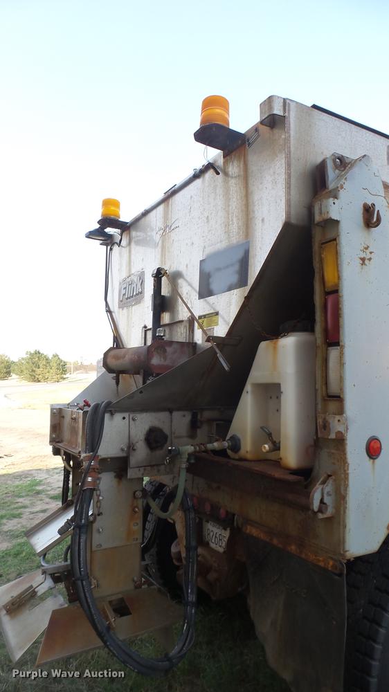 image for item DC1766 2006 International 7400 dump truck