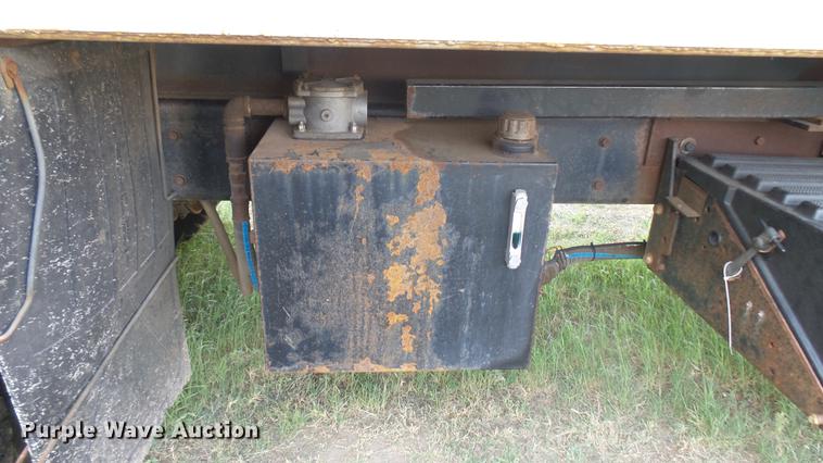 image for item DC1766 2006 International 7400 dump truck