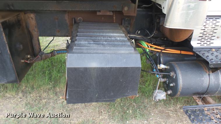 image for item DC1766 2006 International 7400 dump truck