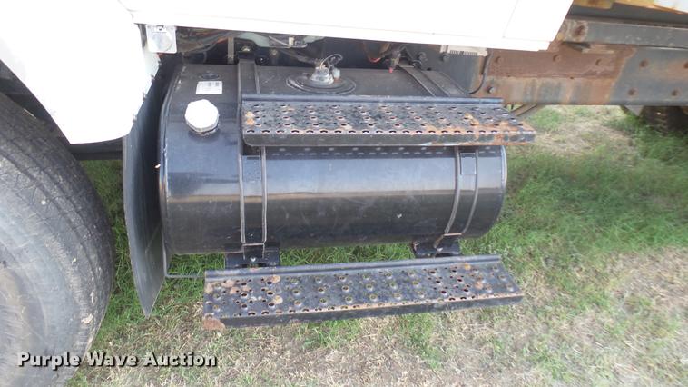 image for item DC1766 2006 International 7400 dump truck