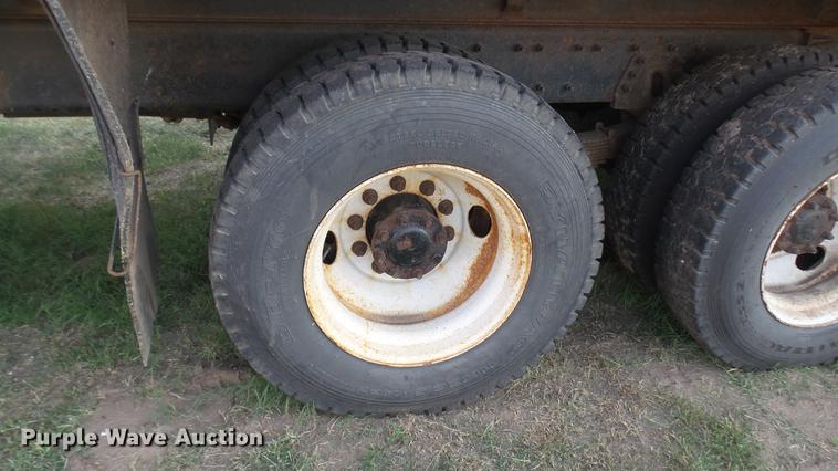 image for item DC1766 2006 International 7400 dump truck