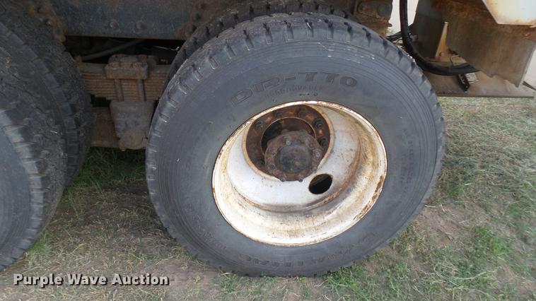 image for item DC1766 2006 International 7400 dump truck