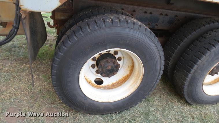 image for item DC1766 2006 International 7400 dump truck