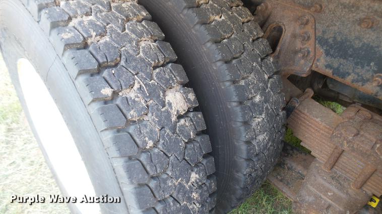 image for item DC1766 2006 International 7400 dump truck