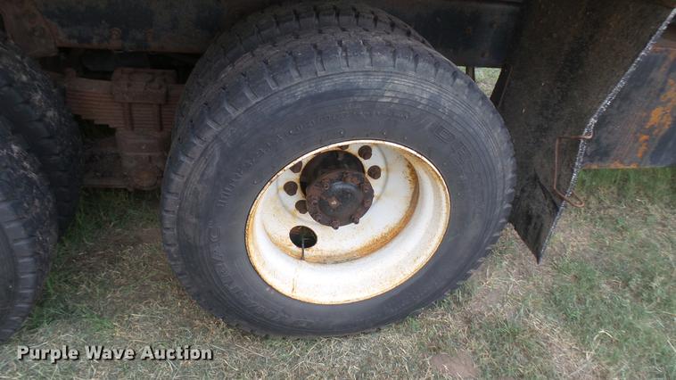 image for item DC1766 2006 International 7400 dump truck