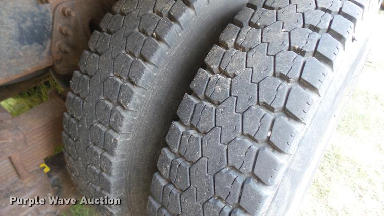 image for item DC1766 2006 International 7400 dump truck