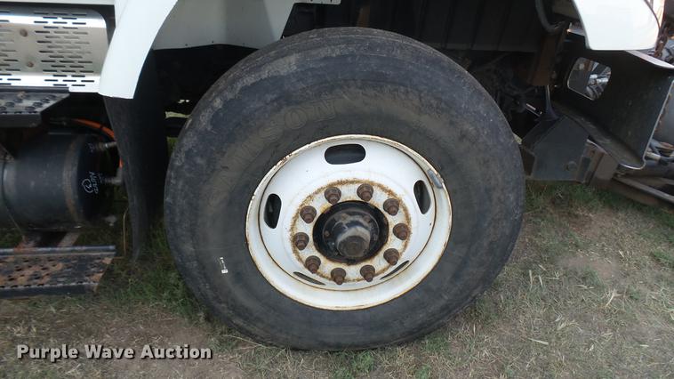 image for item DC1766 2006 International 7400 dump truck