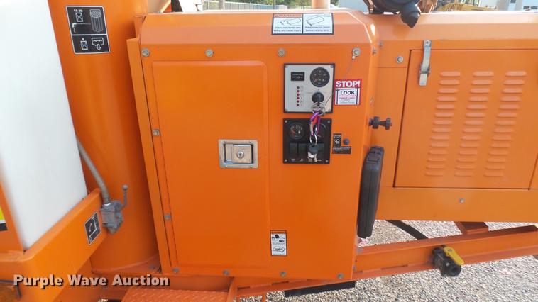 image for item DC1767 2007 Ring-o-matic 550 High CFM vacuum excavator trailer