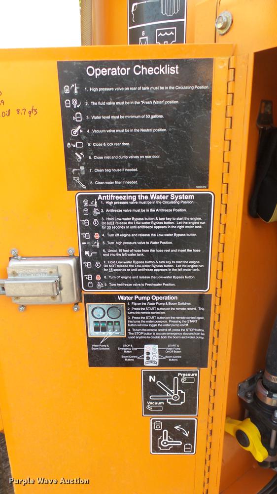 image for item DC1767 2007 Ring-o-matic 550 High CFM vacuum excavator trailer